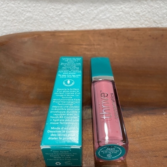 THRIVE Causemetics Glossy Lip Jean – DISCONTINUED SHADE – NIB - Picture 2 of 2